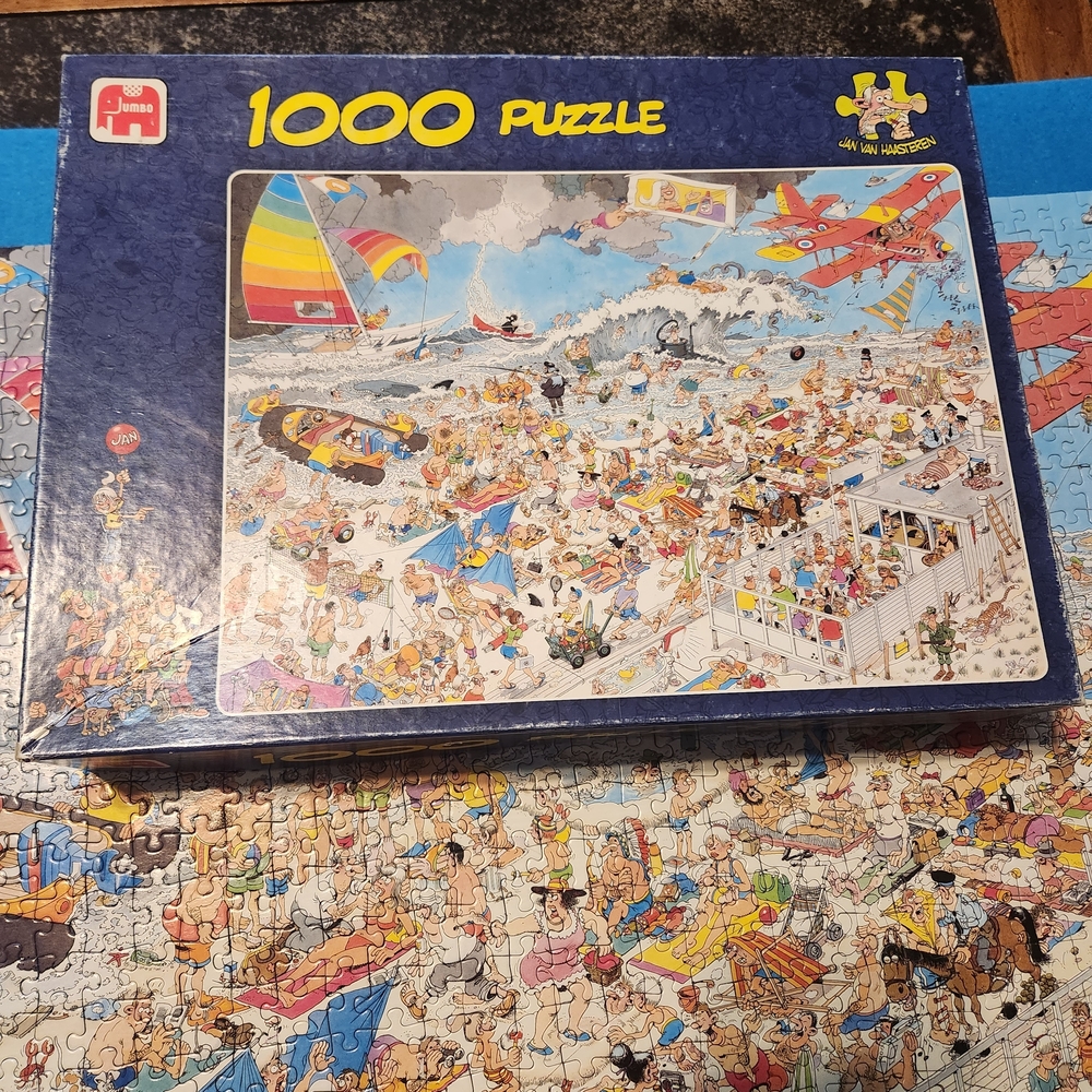 Jumbo Jan Van Haasteren At The Beach Puzzle MISSING ONE PIECE